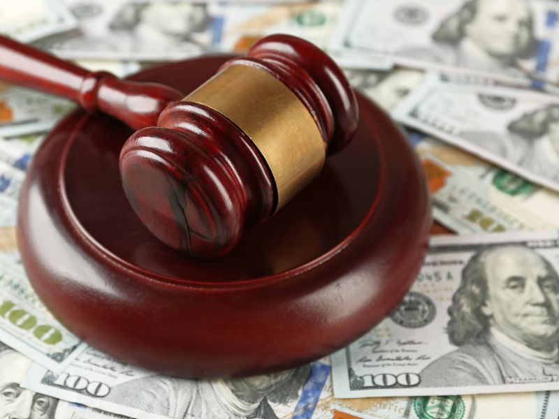 ai-phai-tra-an-phi-khi-ly-hon-co-tranh-chap-tai-san-otis-lawyers (2).jpg